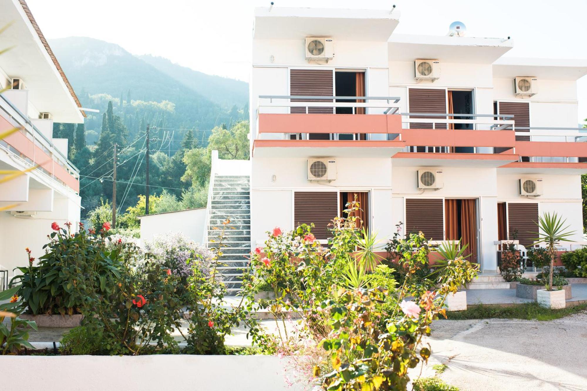 Sunlight Hotel Benitses  Dış mekan fotoğraf
